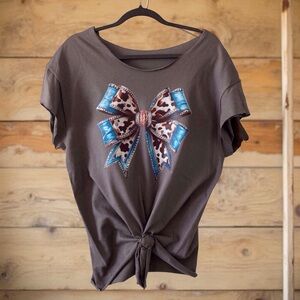 Handmade Cowgirl Bow Graphic Tee | Grey – WesternChic